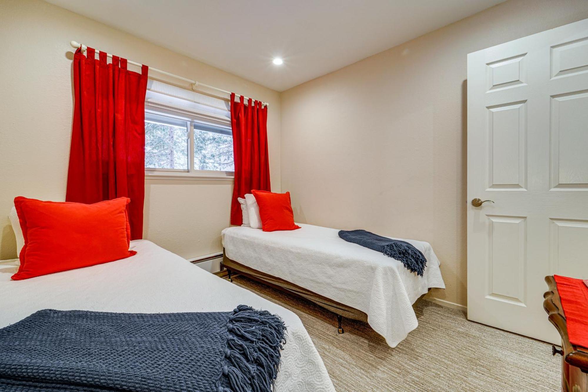 Tahoe Condo About 1 Mi To Diamond Peak Ski Resort! Incline Village Bagian luar foto